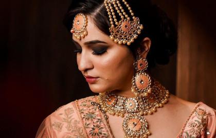 Explore the Elegance of Antique Kundan Jewellery