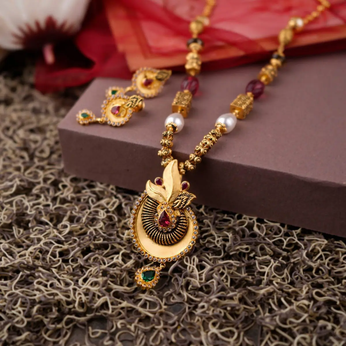 Gold Antique Pendant Set for Ladies with beautiful Design