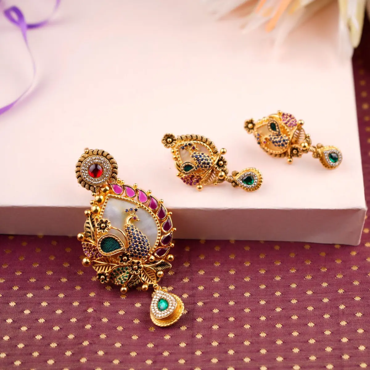 Elegant Pendant Set with Peacock Design