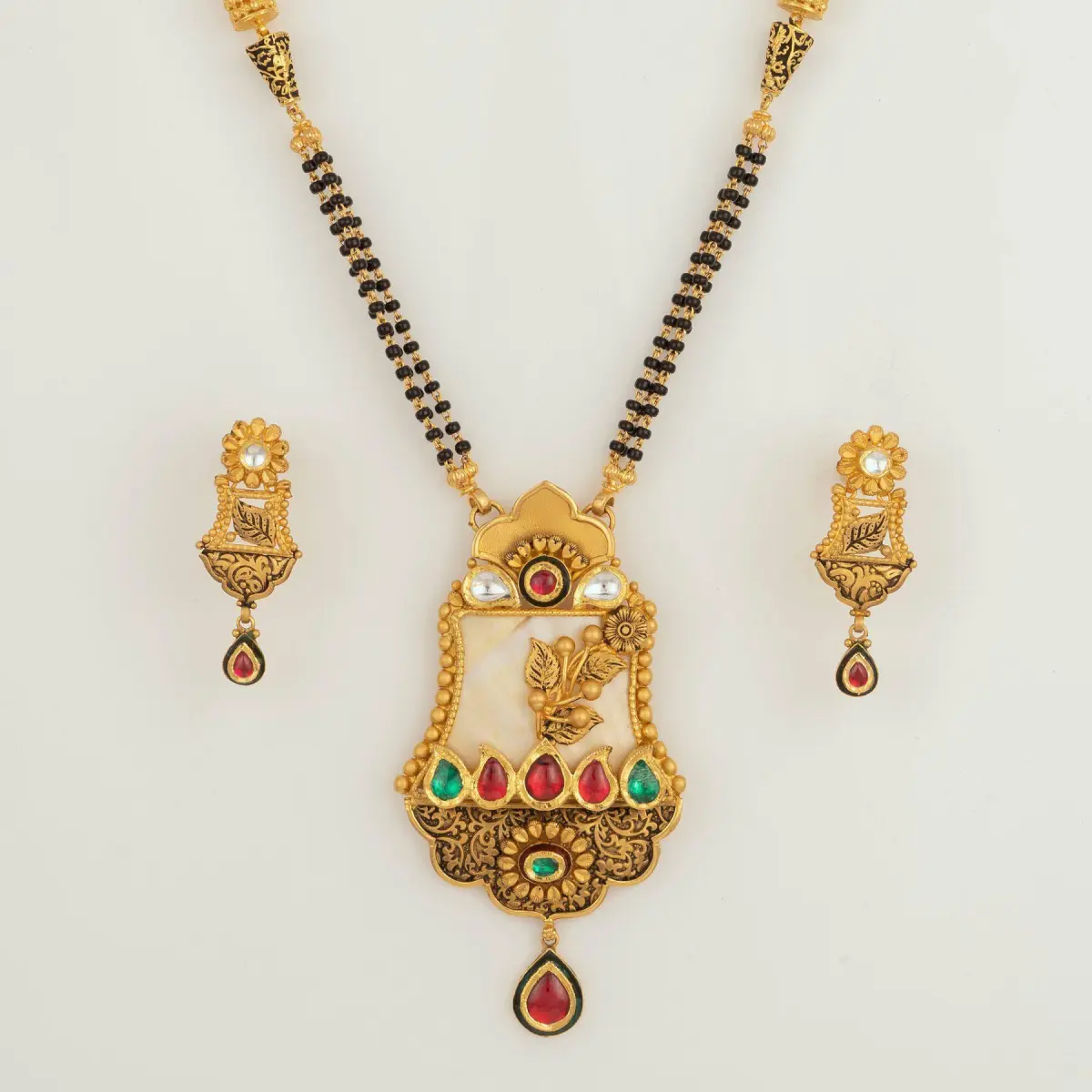 Fabulous Shape Gold Antique Mangalsutra for Ladies with Leaf Design