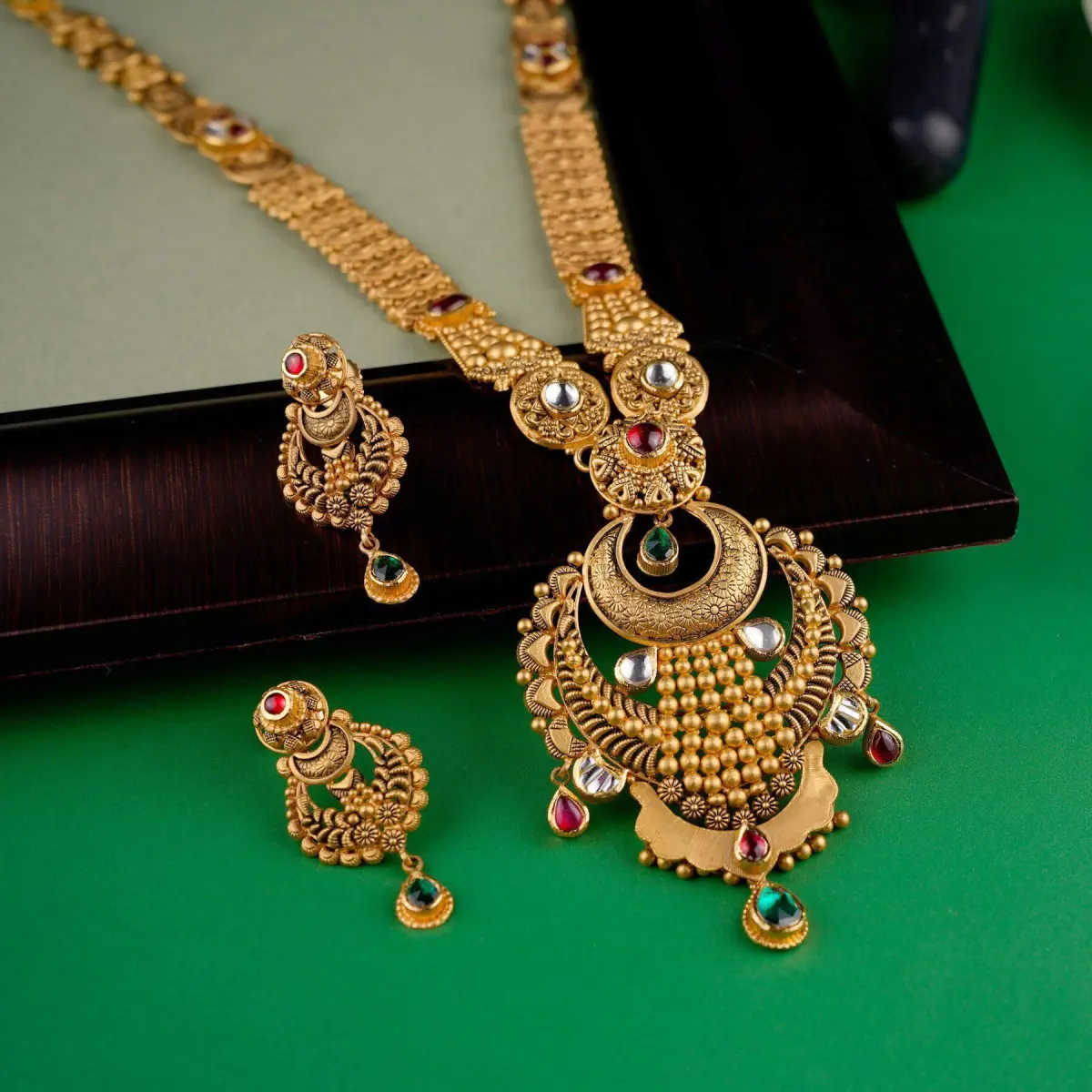 Amazing Gold Long Ranihar Set with Fabulous Design & Kundan Stones