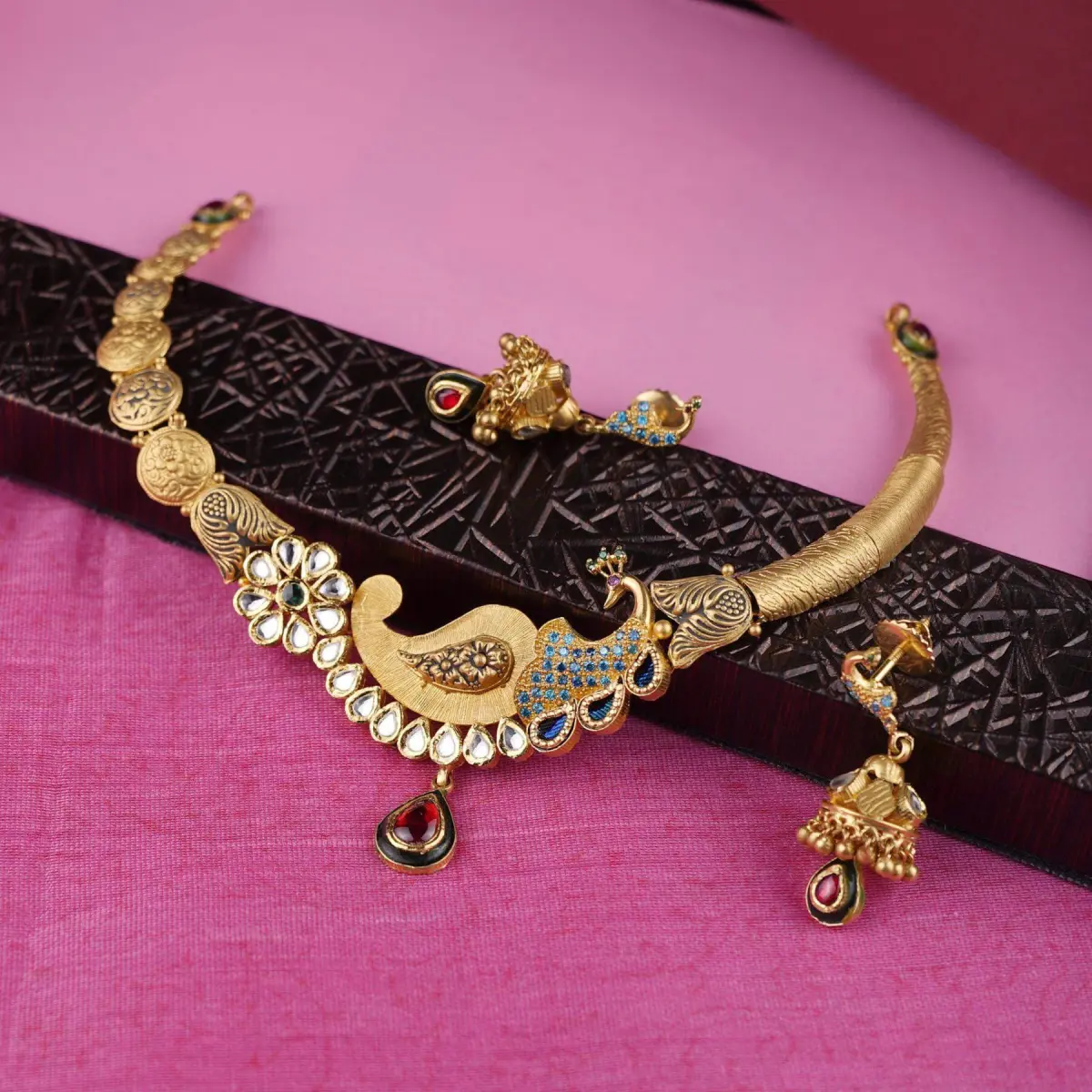 Elegant Fancy Antique Hasli set with Kundan and Meena Kari work in beautiful Peacock Design for ladies