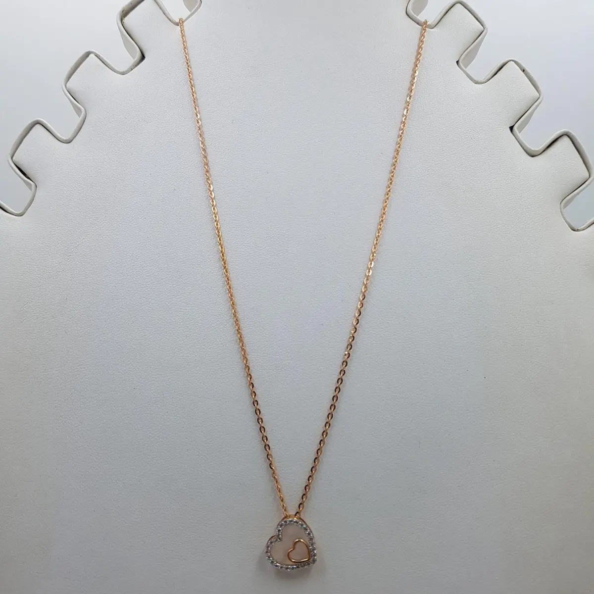ROSE GOLD CHAIN PENDANT WITH HEART SHAPE AND ZERKONS