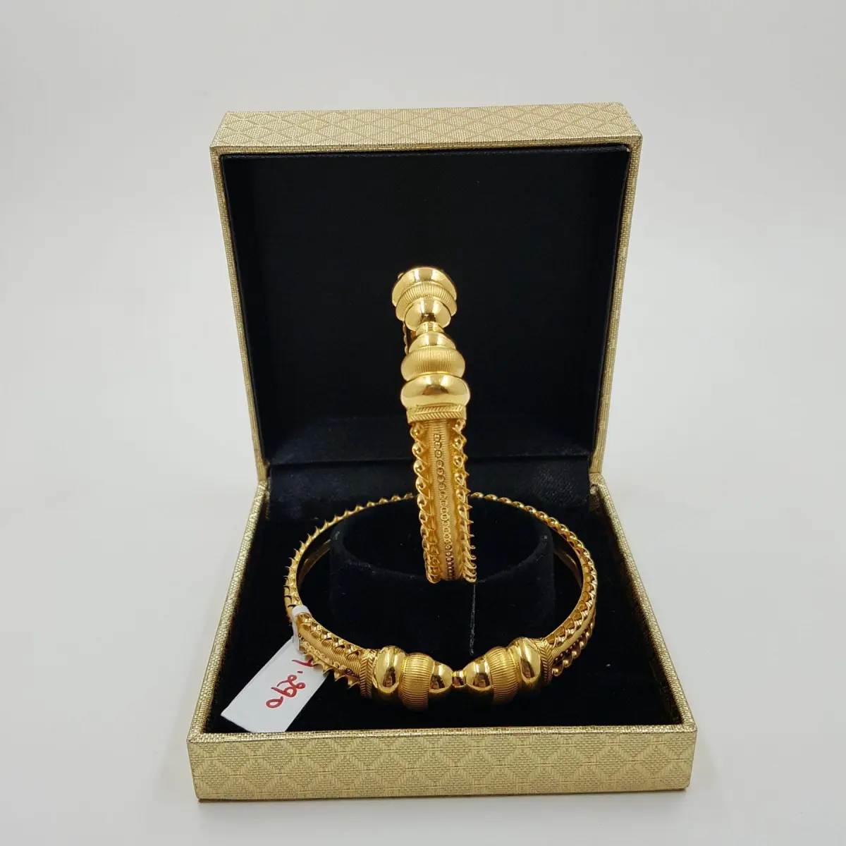 Amazing Gold Solid Kara Pair for Ladies with Plain Design