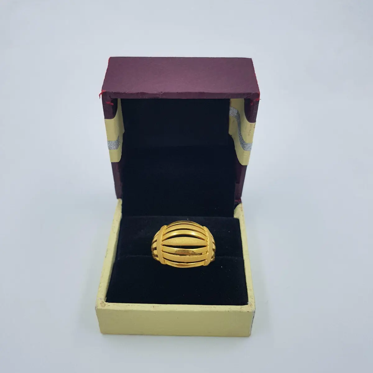 Beautiful Plain Ring for Ladies with Beautiful Design