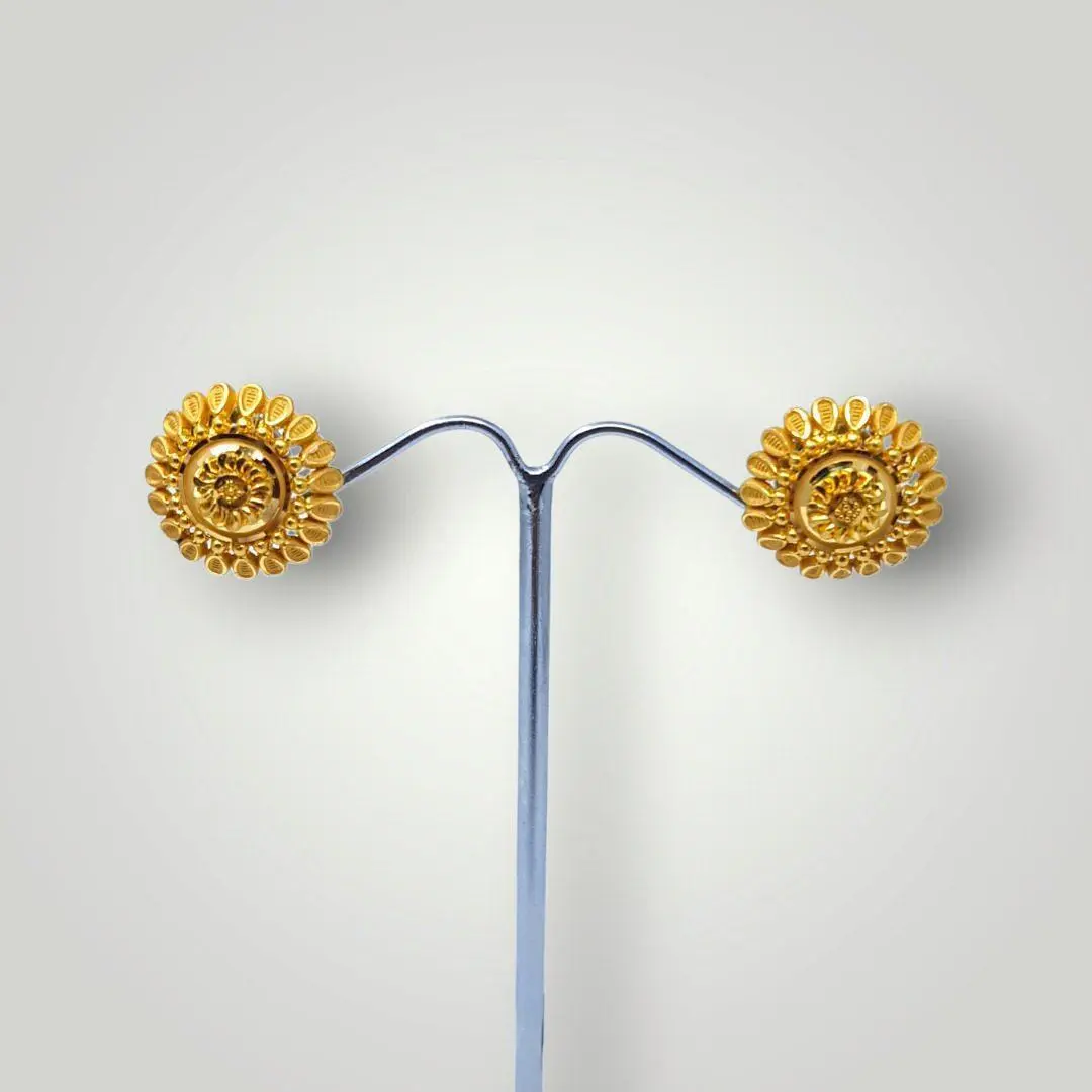 Beautiful Gold Tops in Flowers Shape with Plain Design