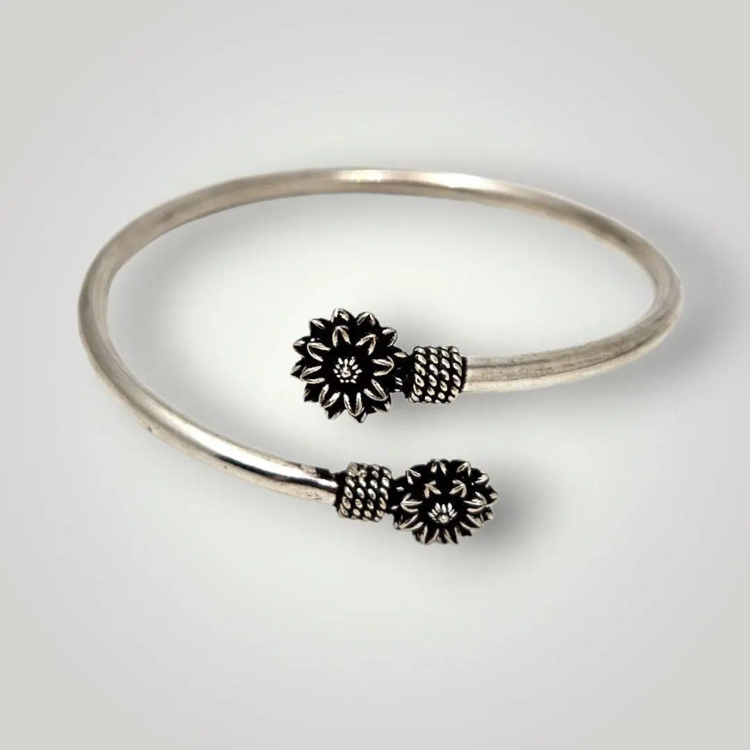 925 Sterling Silver Kara for Ladies with Flowers Design