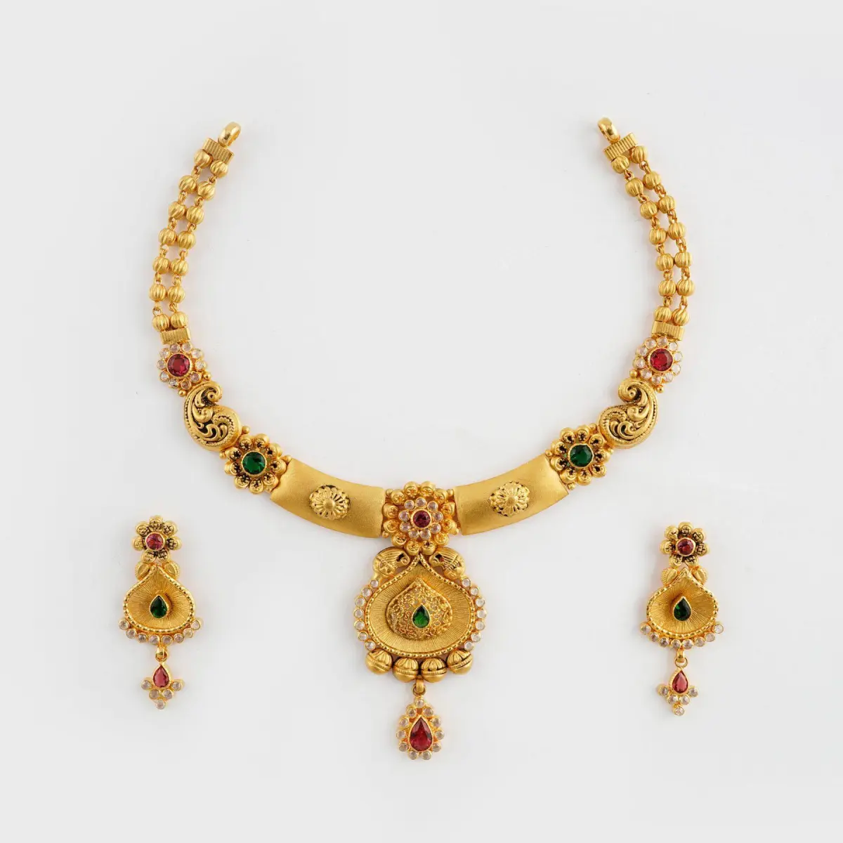 Adoreable Gold Antique Necklace Set with Beautiful Design